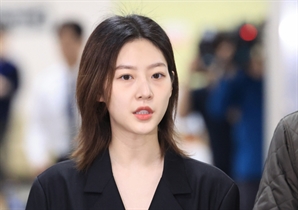 故김새론 어머니 "폭로 목적 단 하나…딸 명예 회복시키려는 것"