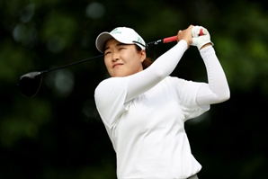 8언더 몰아친 이일희, 숍라이트 클래식 첫날 선두